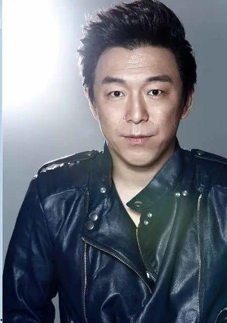 娱乐吃瓜高情商男星,男星如何巧妙应对娱乐风波